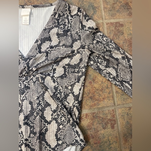 H&M Snakeskin Printed Bodysuit - Picture 3 of 4